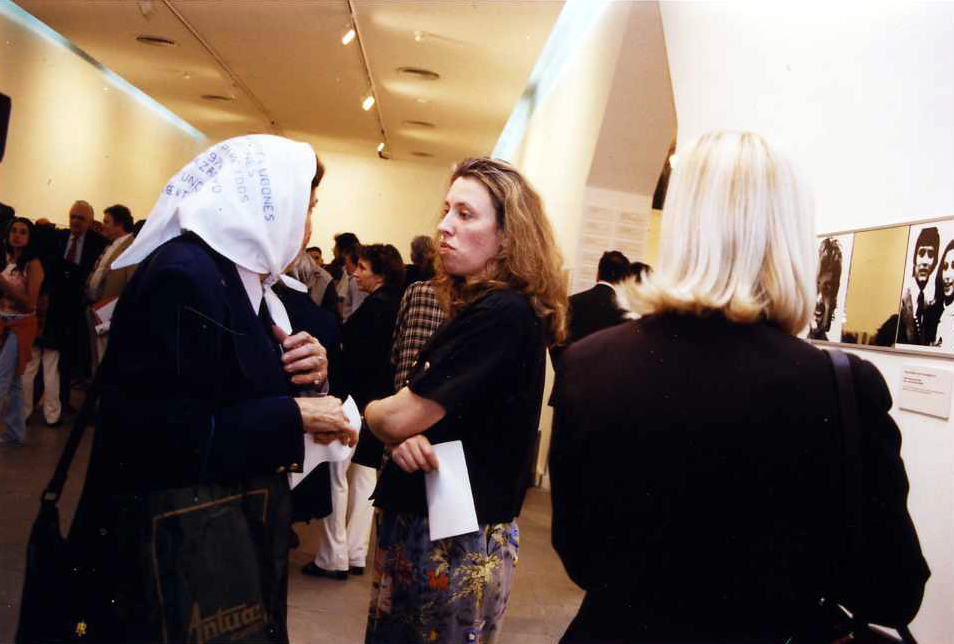 1998-11 Visuales Identidad Madres de Plaza 8